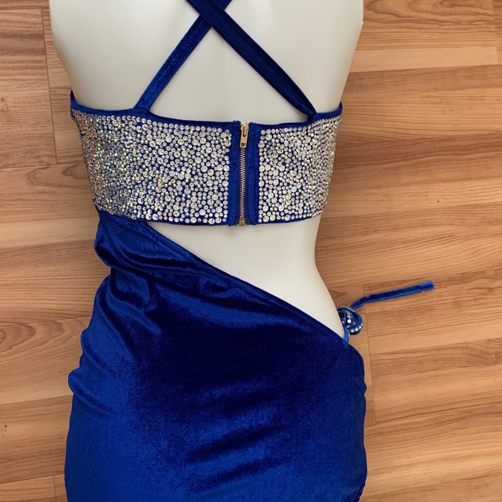 Dress - Picture 11 of 15